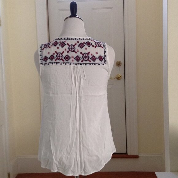 Nine Eight White with red black trim collar L - Picture 3 of 3